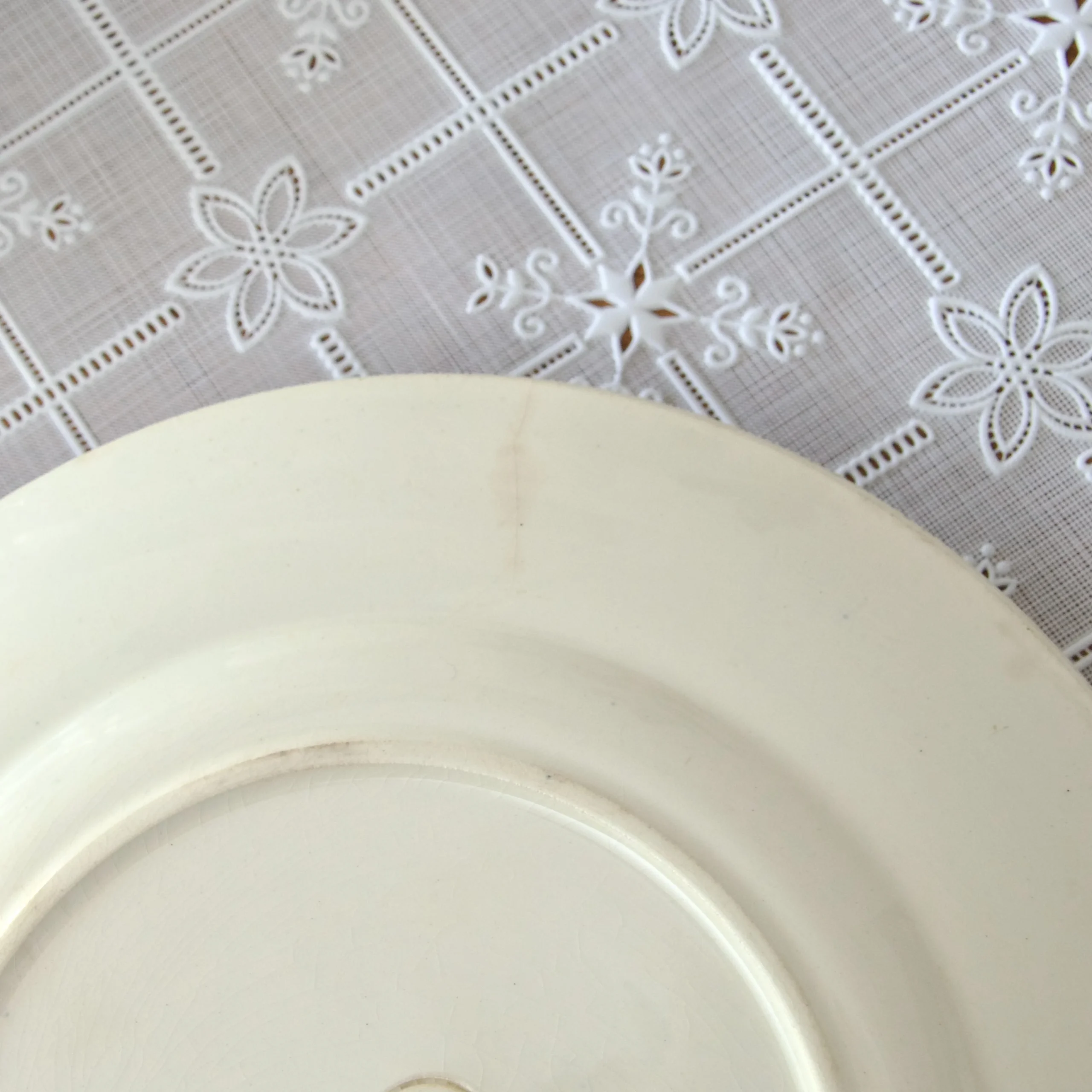 5 assiettes plates terre de fer Longwy "Russe" – Image 4
