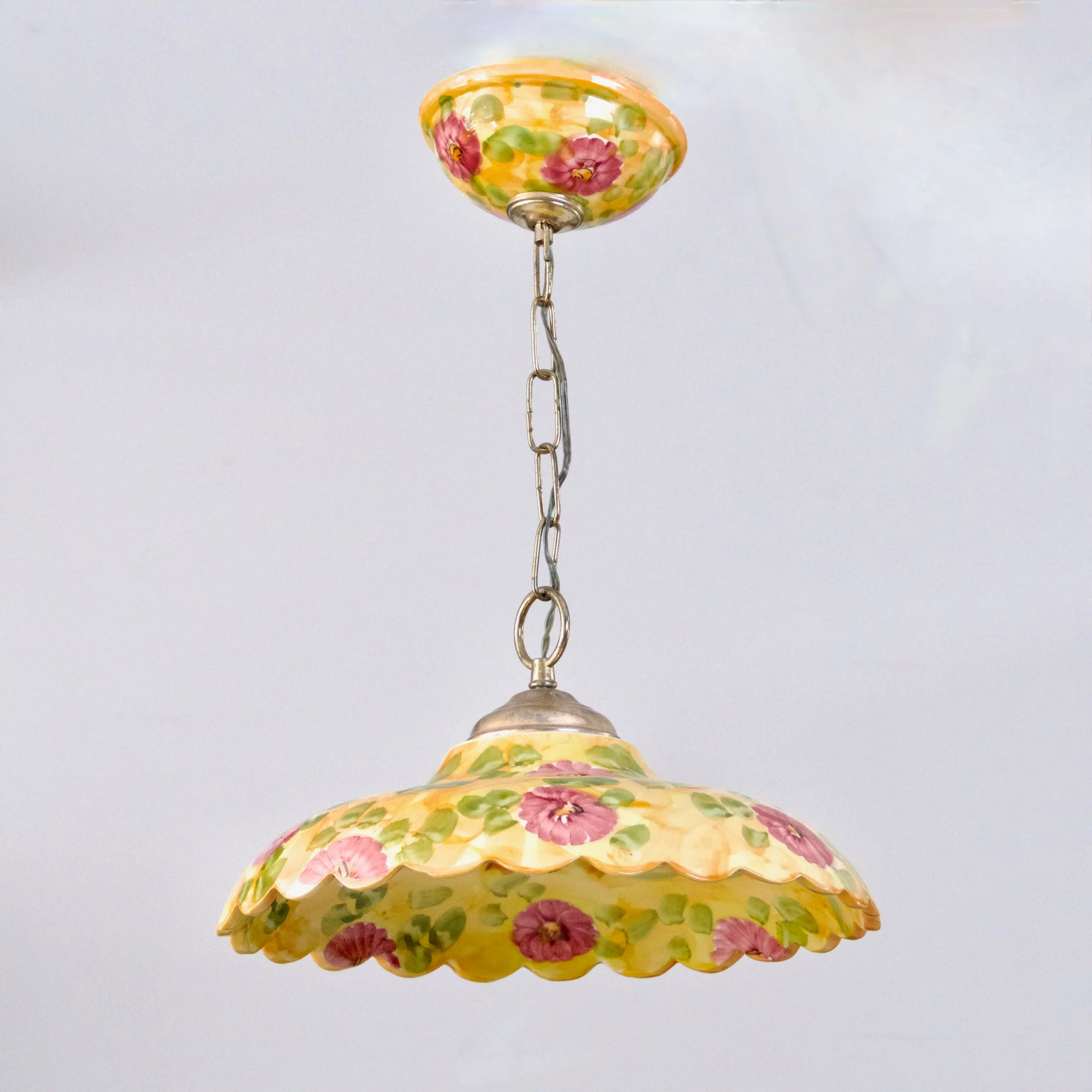 Plafonnier en faïence ajourée peint à la main - jaune et rose