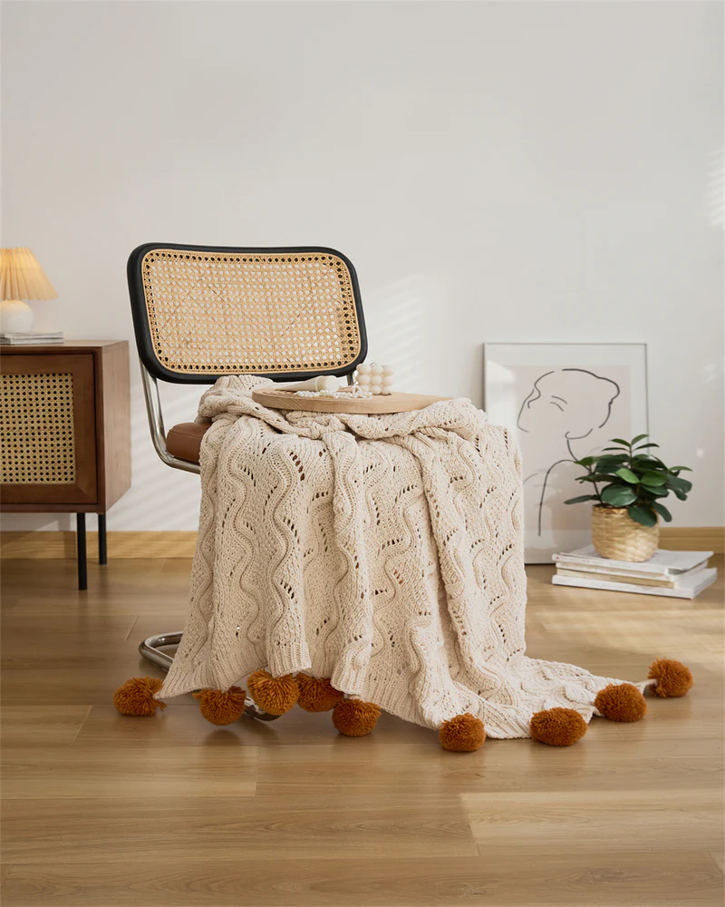 Plaid Fourrure Pompons – Image 4